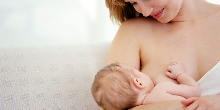 A redução de mama após amamentação é possível, desde que a produção de leite não esteja mais acontecendo